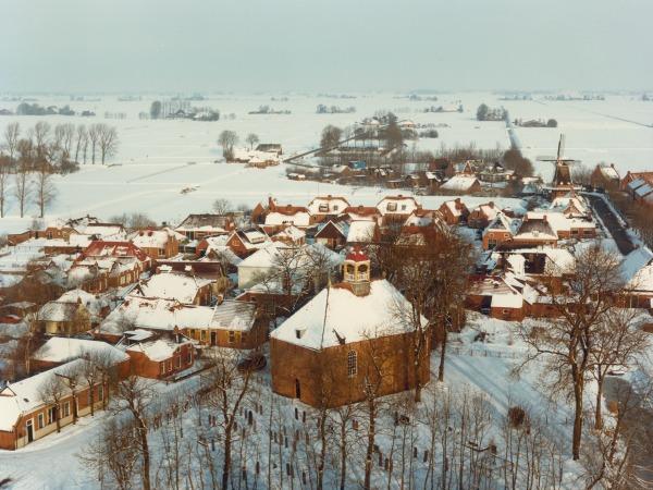 Thesinge in de sneeuw